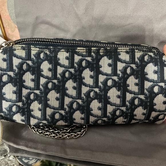 Dior TROTTER 2 bag  authentic with free chain and Dior ribbon bag charm - Picture 10 of 11